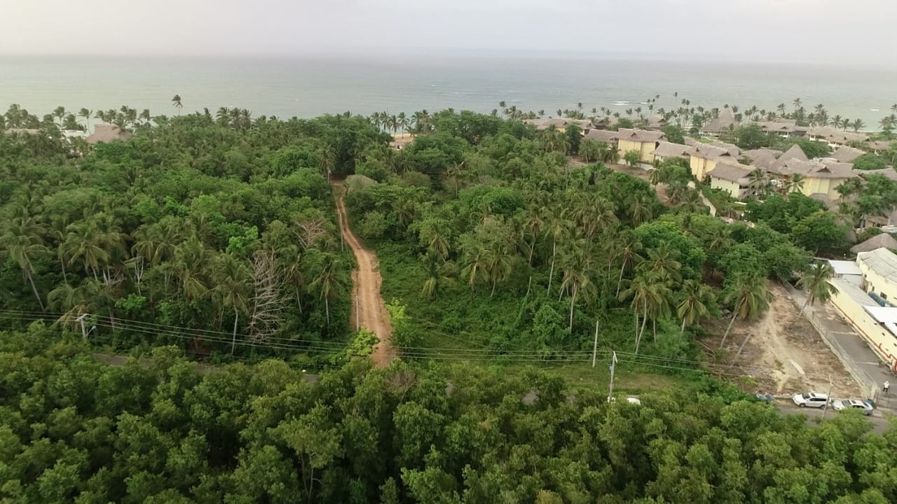 7 Se Vende Terreno de 76,000 m² En Uvero Alto Higüey - Imagen 1