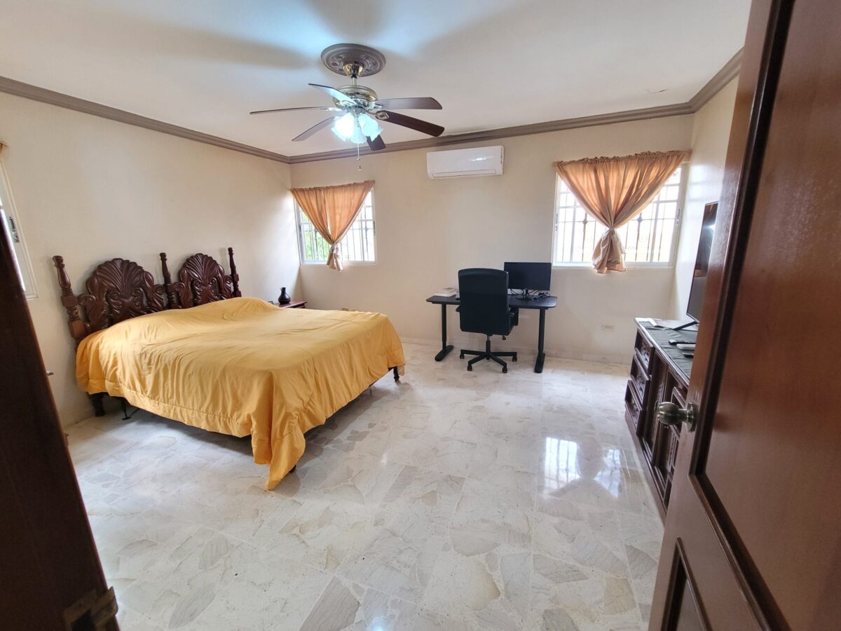 SE VENDE CASA DE DOS NIVELES EN LOS CORALES DEL SUR, SANTO DOMINGO ESTE - Imagen 16